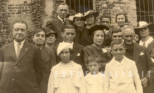 Ritratto di famiglia in occasione delle nozze di Francesco Monziani e Colomba Labbrecciosa
